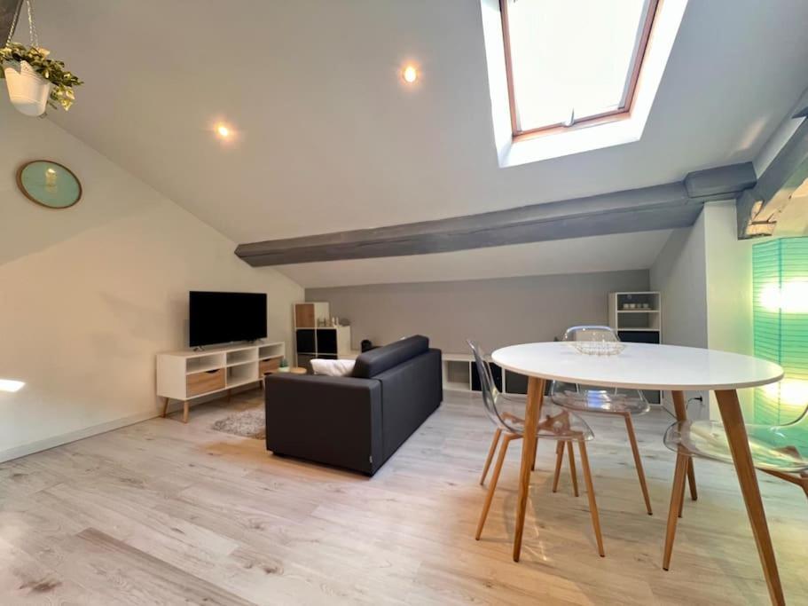 Apartment Le Clos Chassaing N5-wifi-centre Ville-climatisation Périgueux